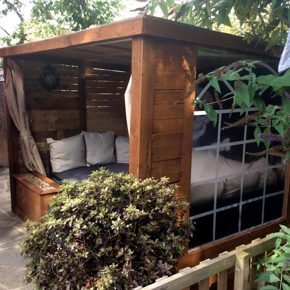 Беседка из поддонов