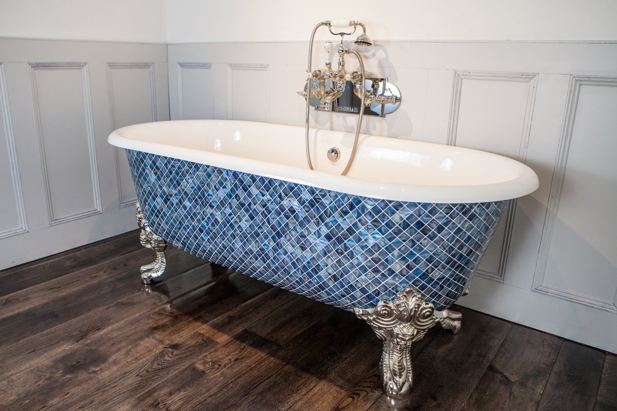 Ванная обложенная мозаикой