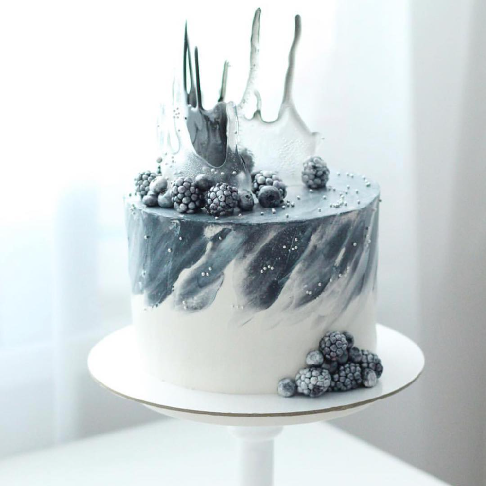 Необычный декор торта