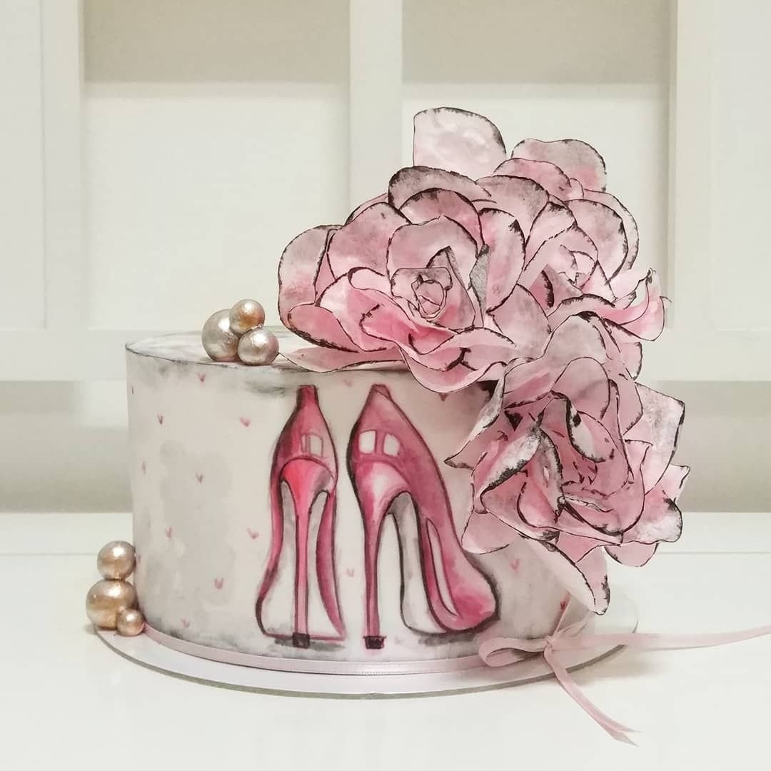 Необычный декор торта