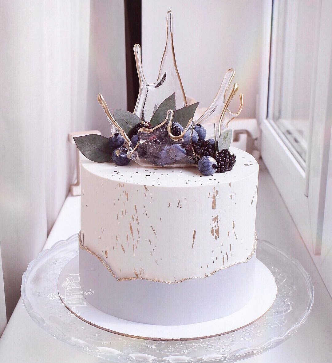 Стильный декор торта