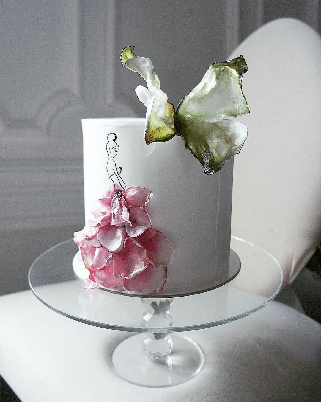 Торт с цветочным декором