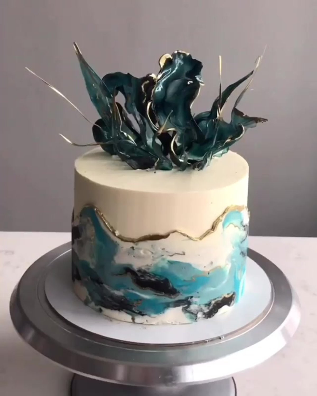 Декор из изомальта для торта