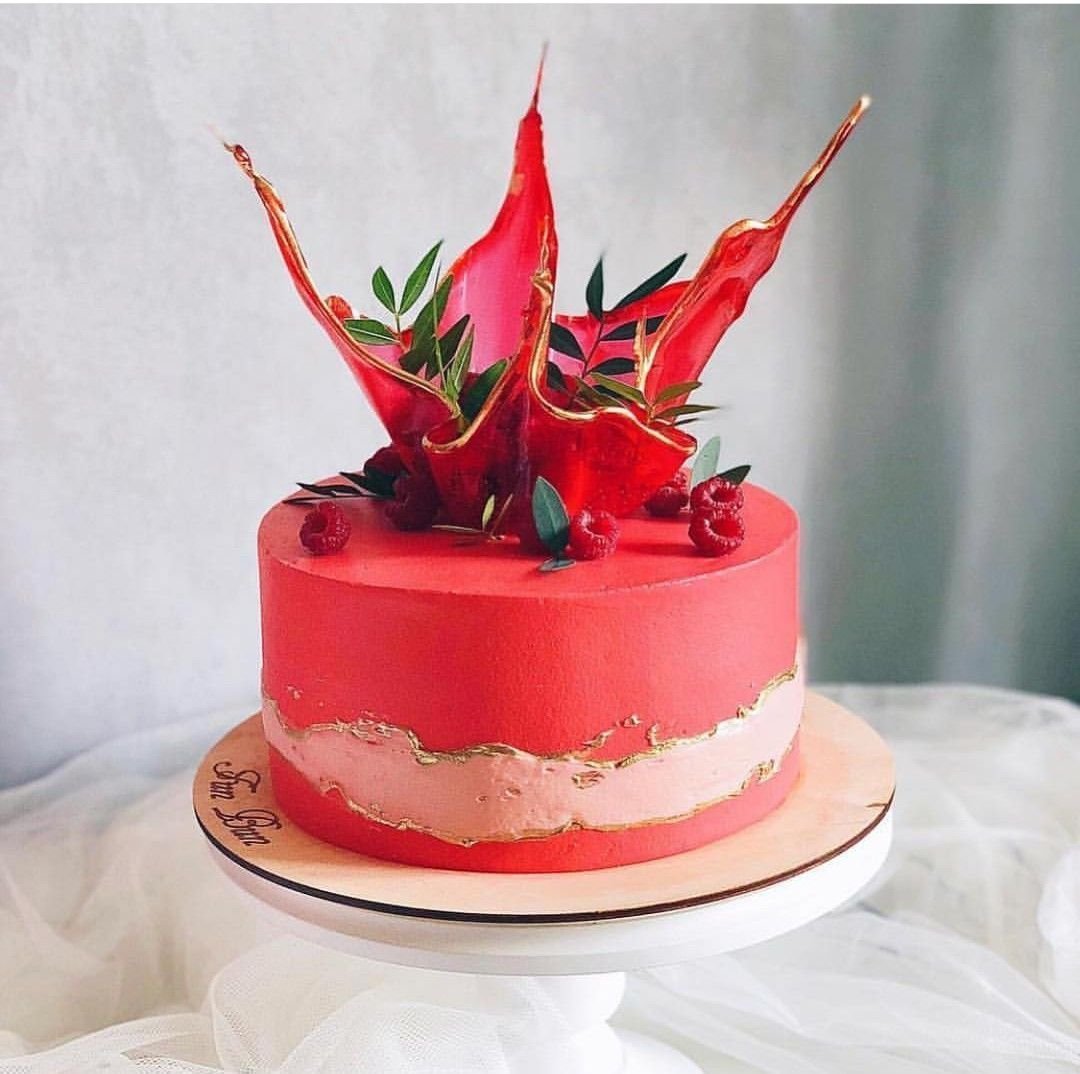 Торт с карамельной вазой