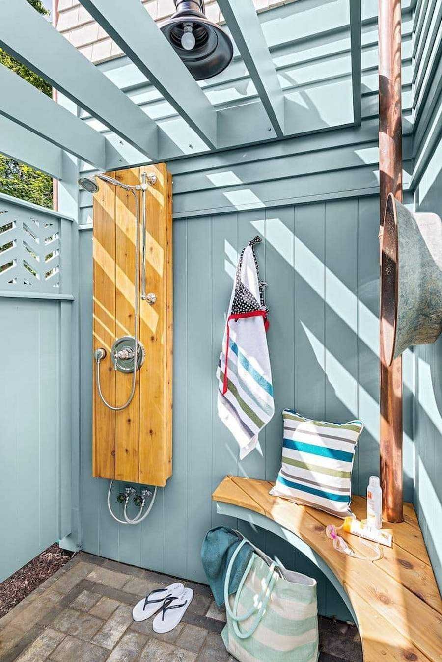 Уличная душевая кабина для дачи