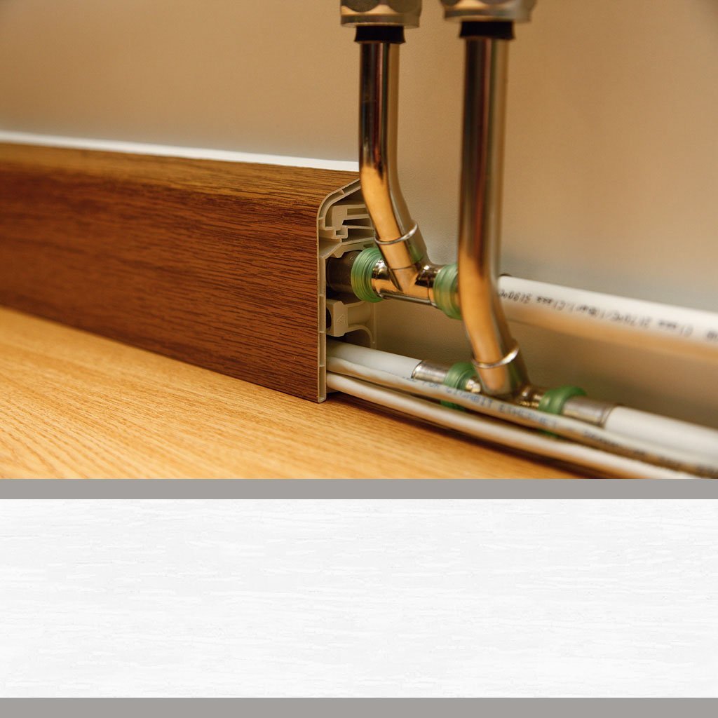 Плинтус для труб отопления Rehau