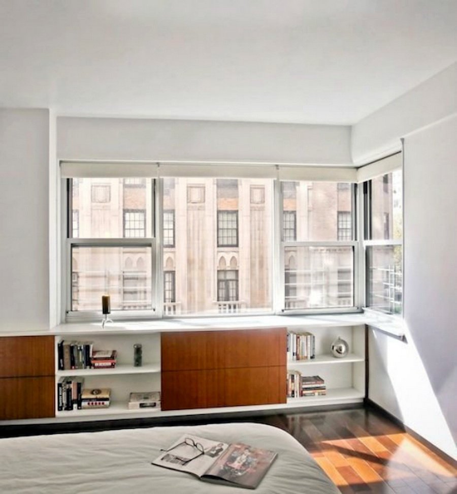 Шкаф вокруг окна