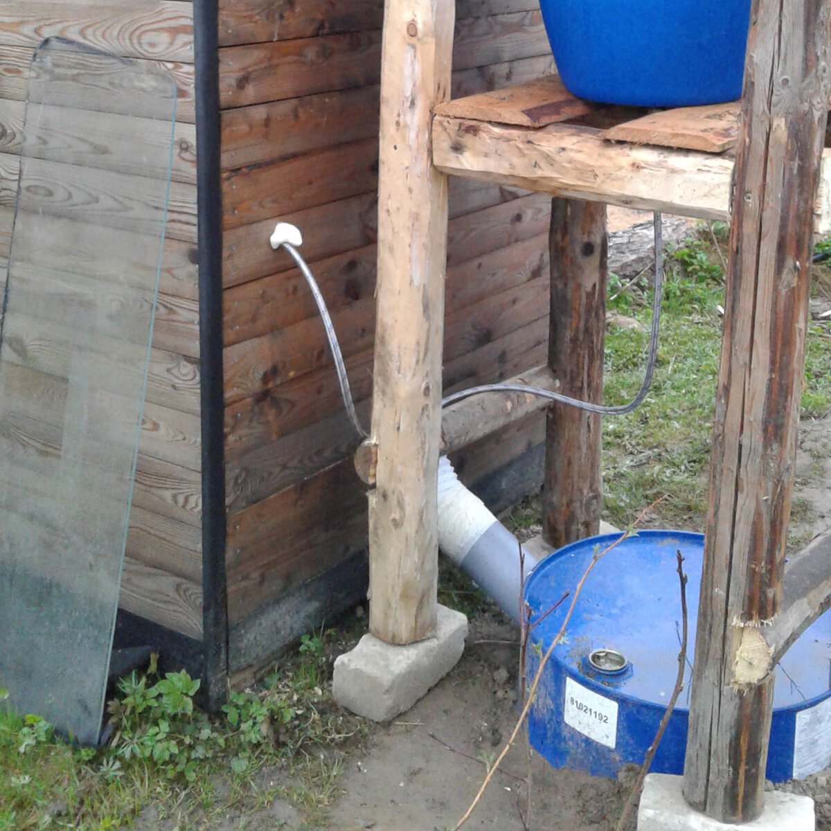 Вентиляция в дачном туалете