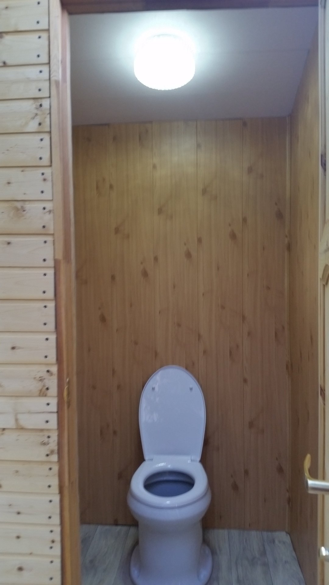 Отделка уличного туалета