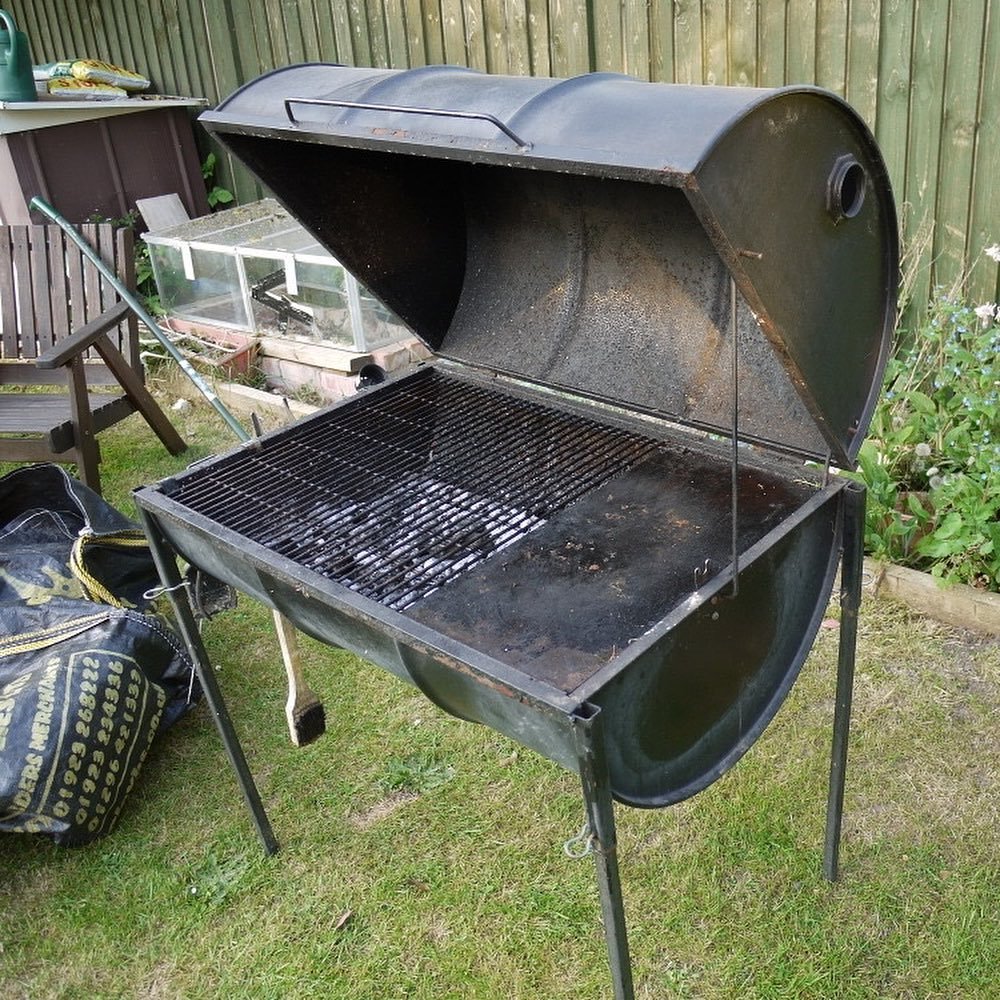 Барбекюшница из бочки