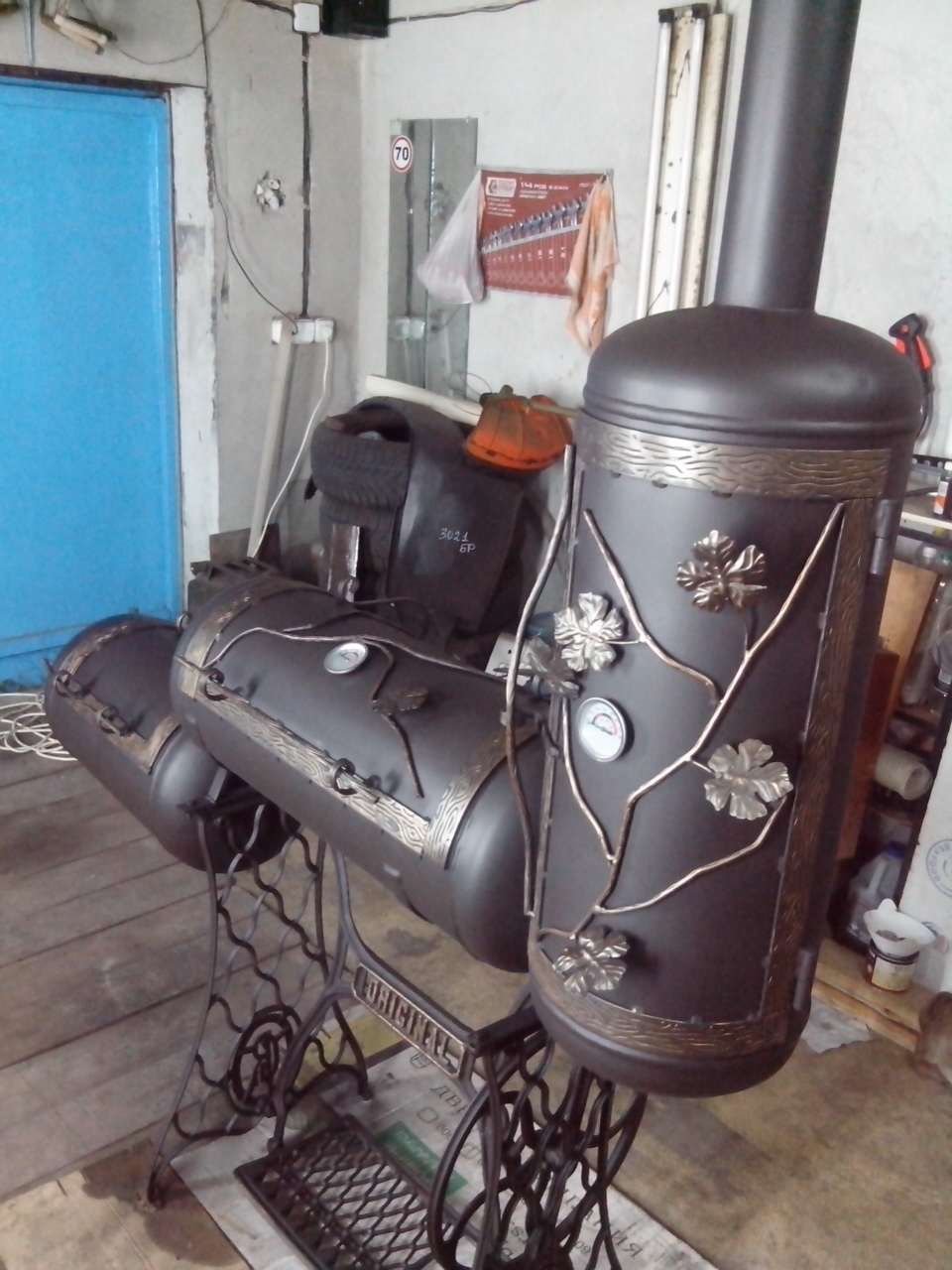 Мангал из газового баллона с коптильней