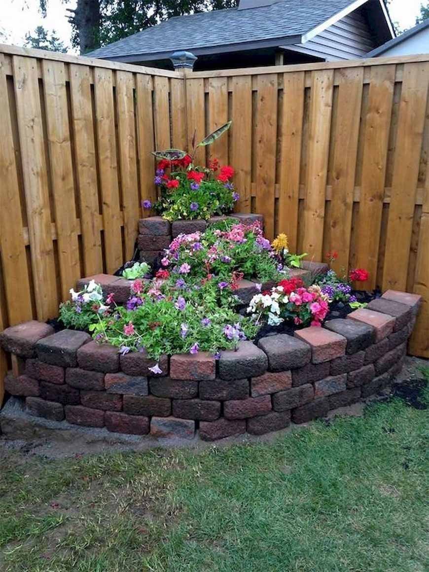 Красивые клумбы на даче