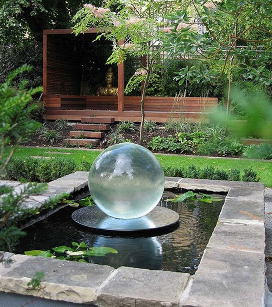 Декоративный фонтанчик для сада