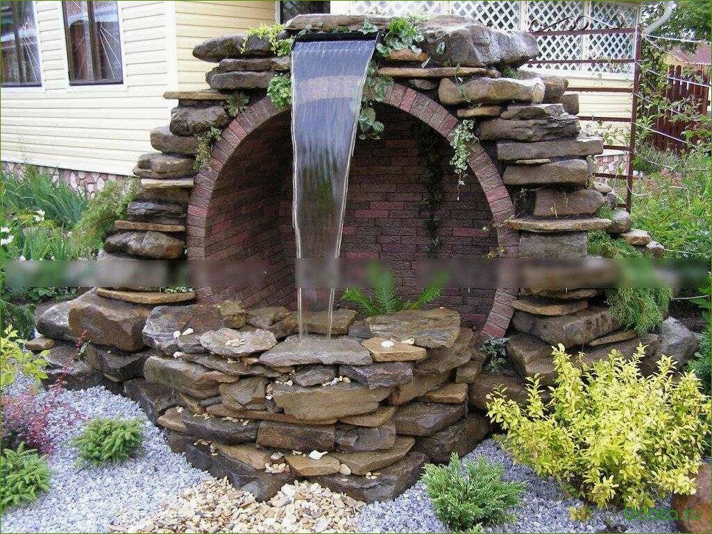 Маленький фонтанчик в саду