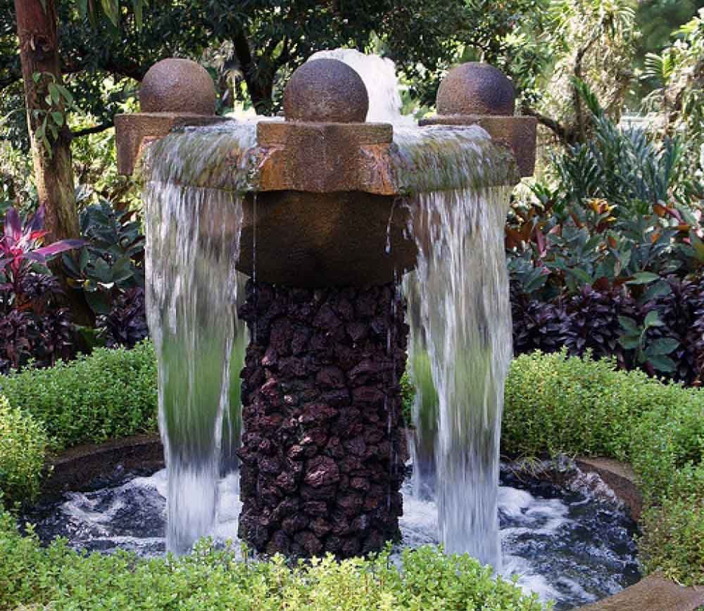 Декоративный фонтан для сада