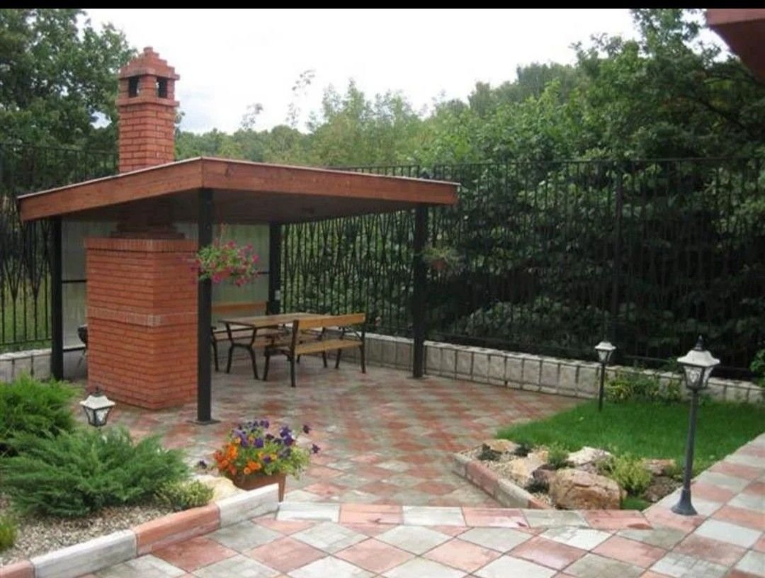 Беседка с мангальной зоной