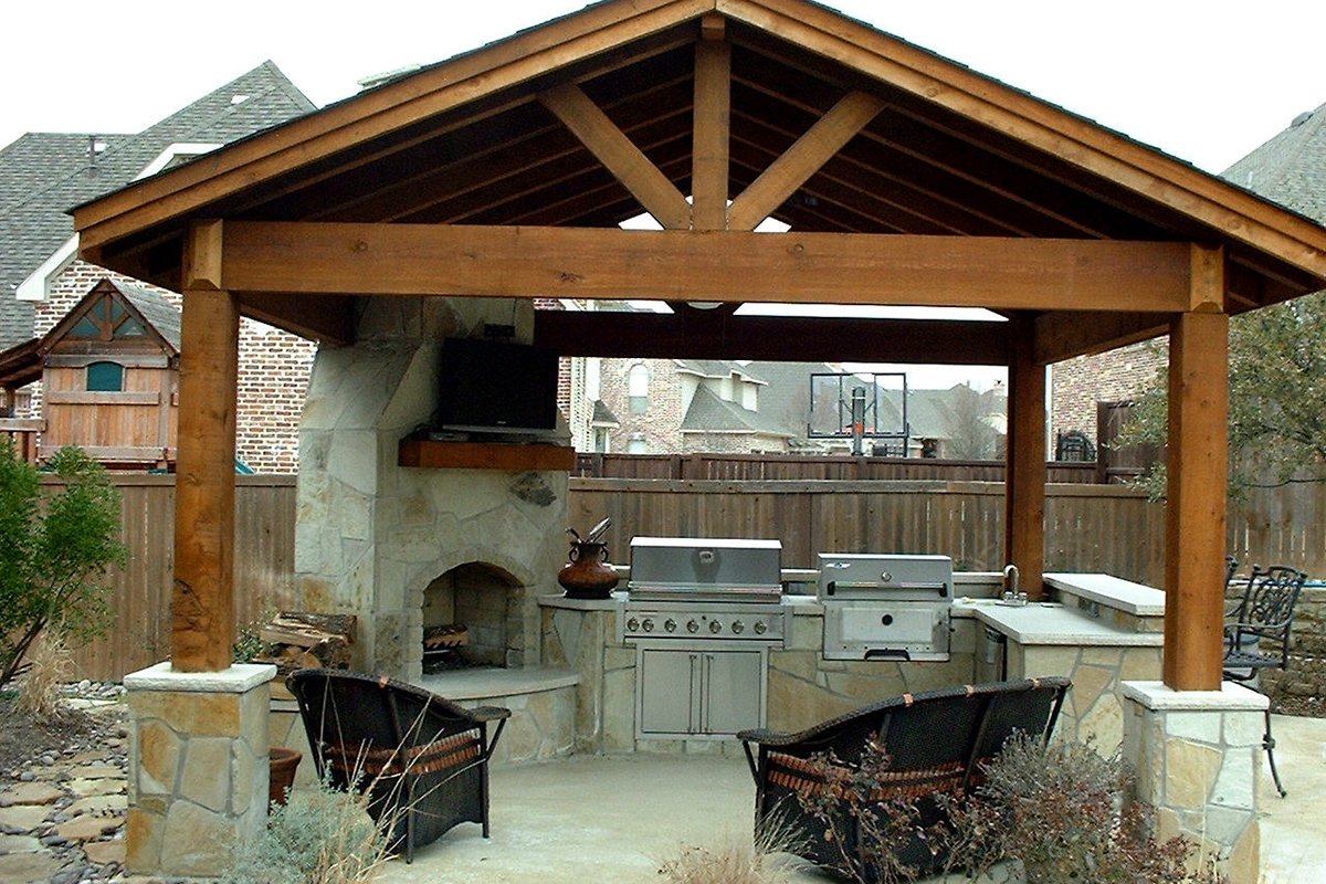 Летняя кухня с перголой и мангалом