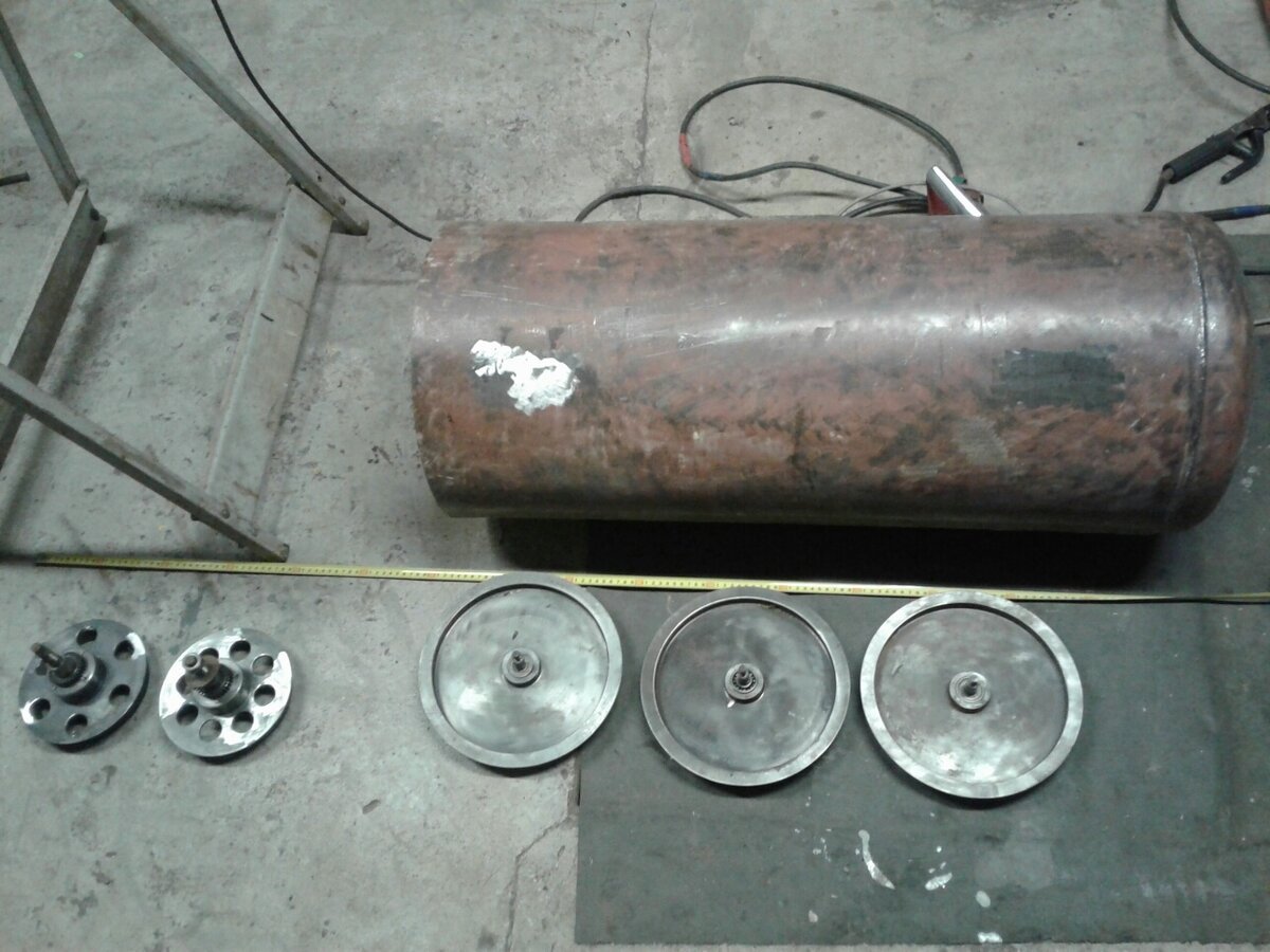 Мангал из газового баллона в виде паровоза