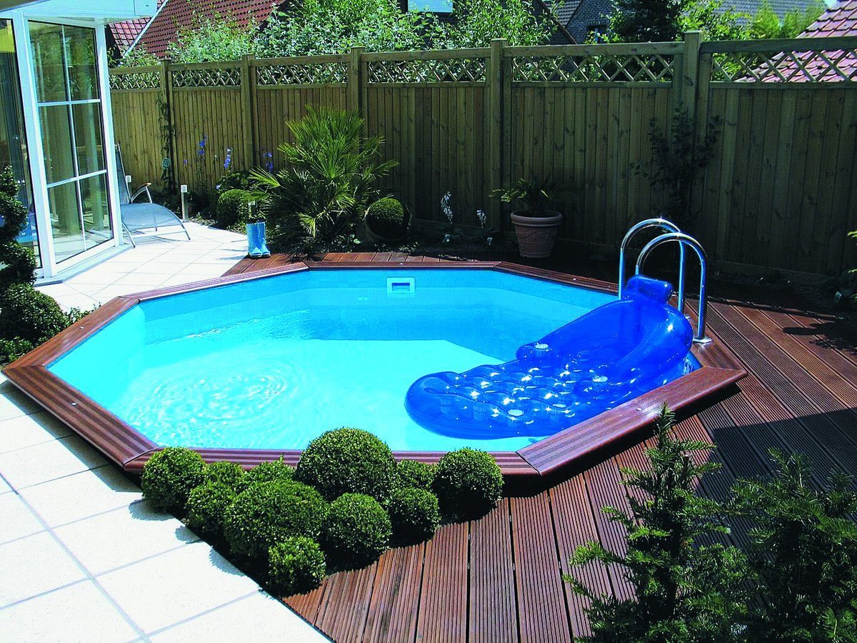 Бассейн на дачном участке