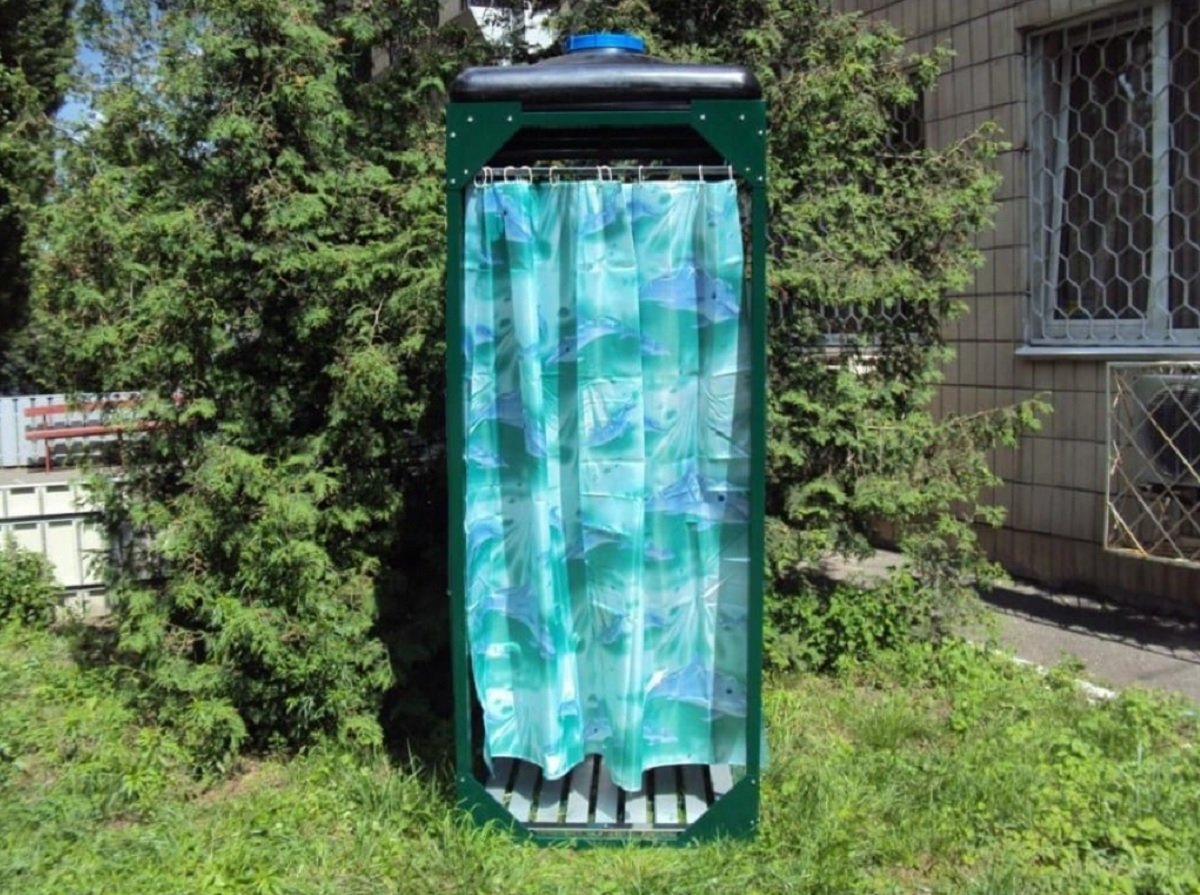 Летняя душевая кабина для дачи