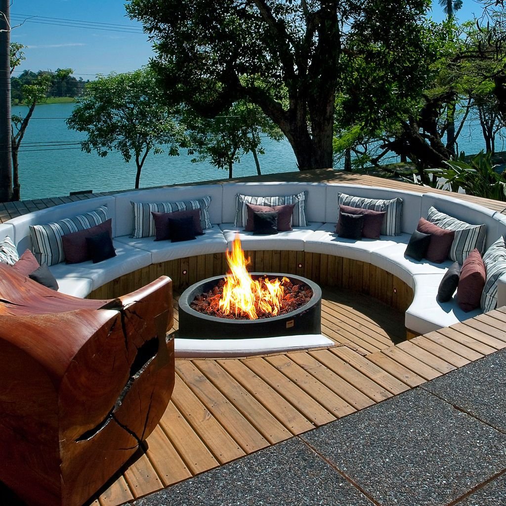 Беседка с местом для костра