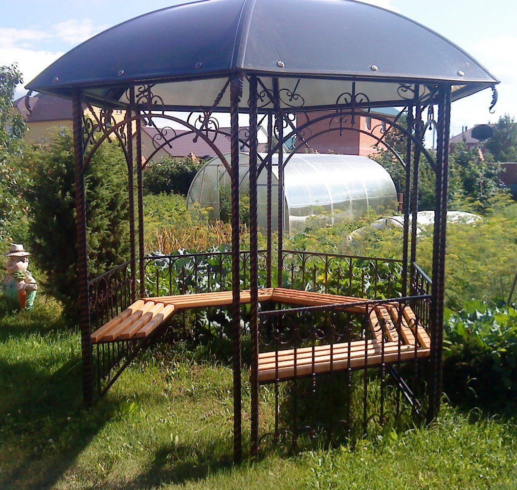 Красивые кованые беседки