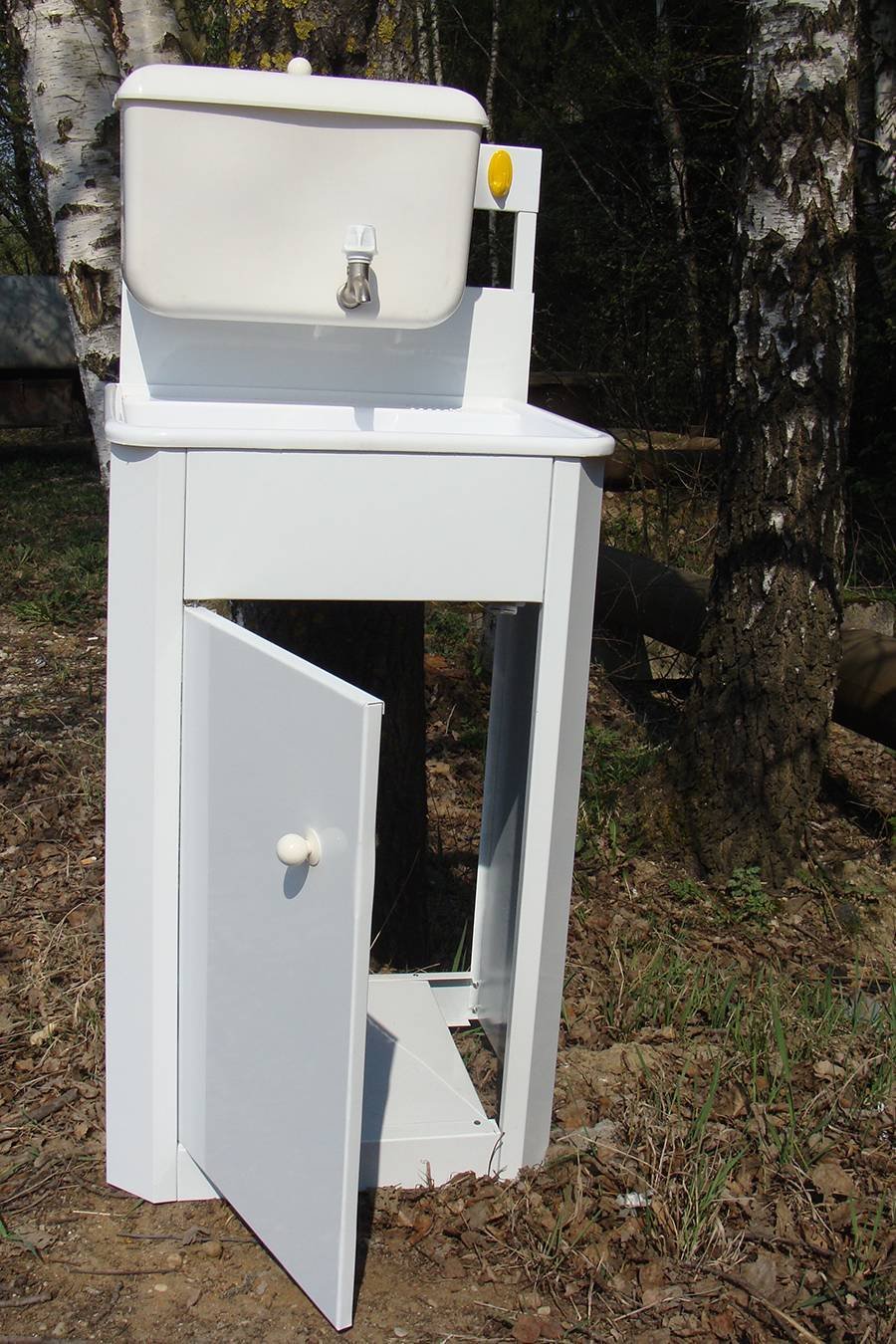 Уличный умывальник