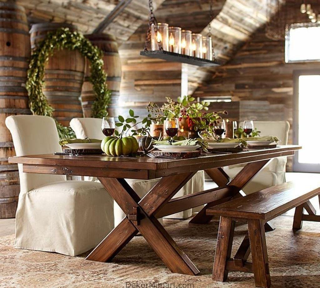 Обеденный стол в деревенском стиле