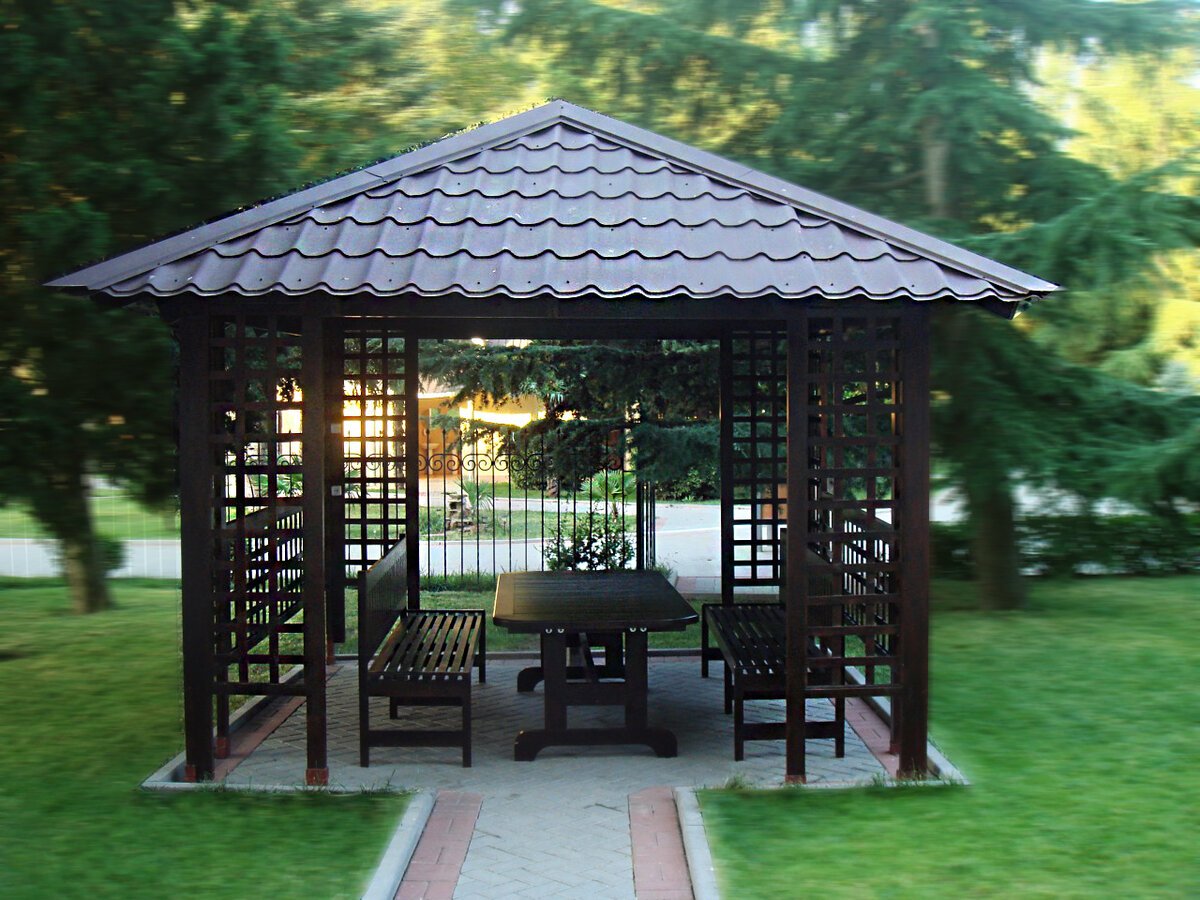Беседка для дачи из металла