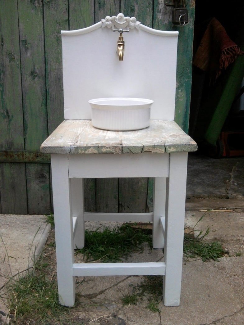 Декор рукомойника на даче