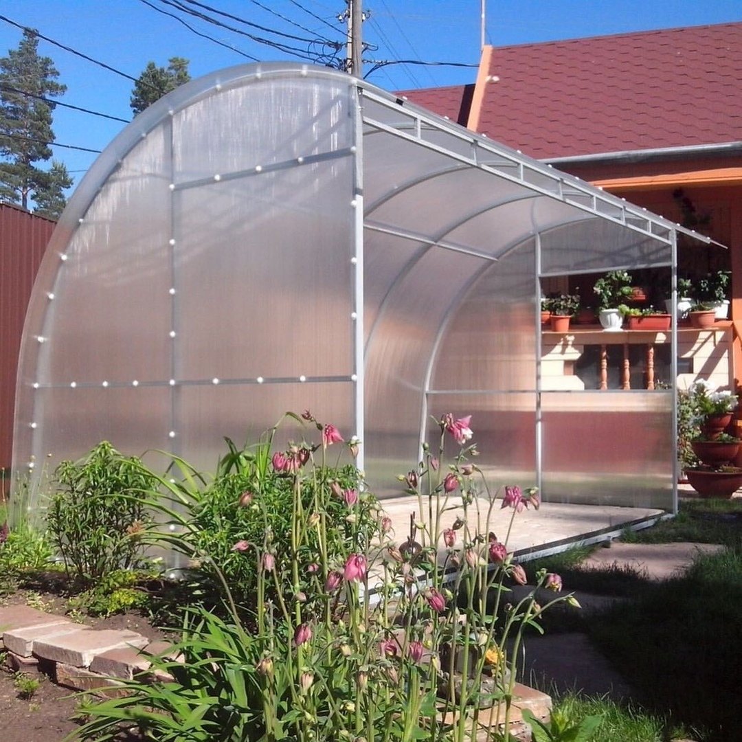 Беседка для дачи из поликарбоната