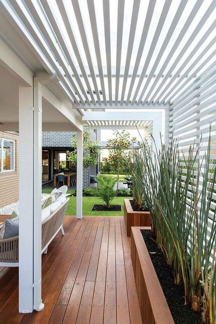 Патио с перголой