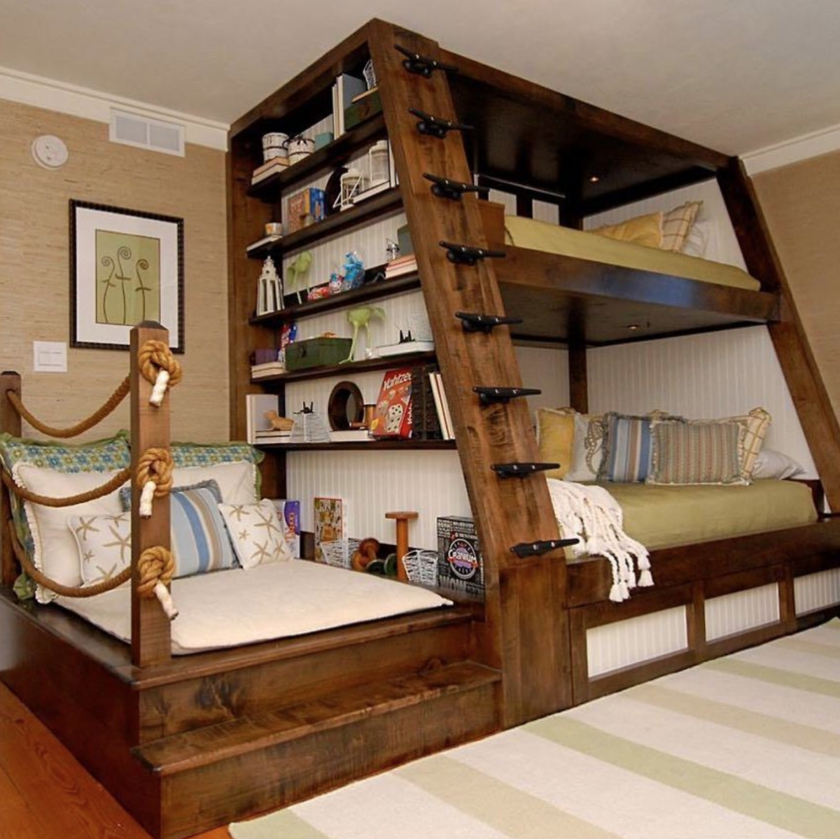 Двухъярусная кровать комната из дерева
