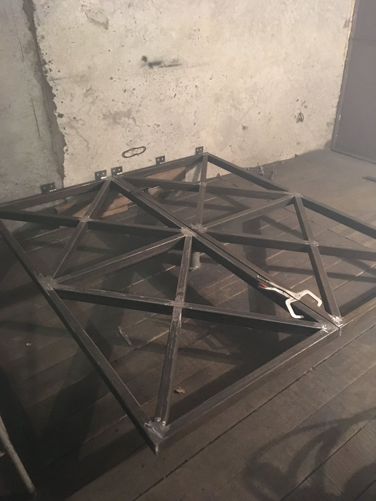 Парящая кровать металлический каркас