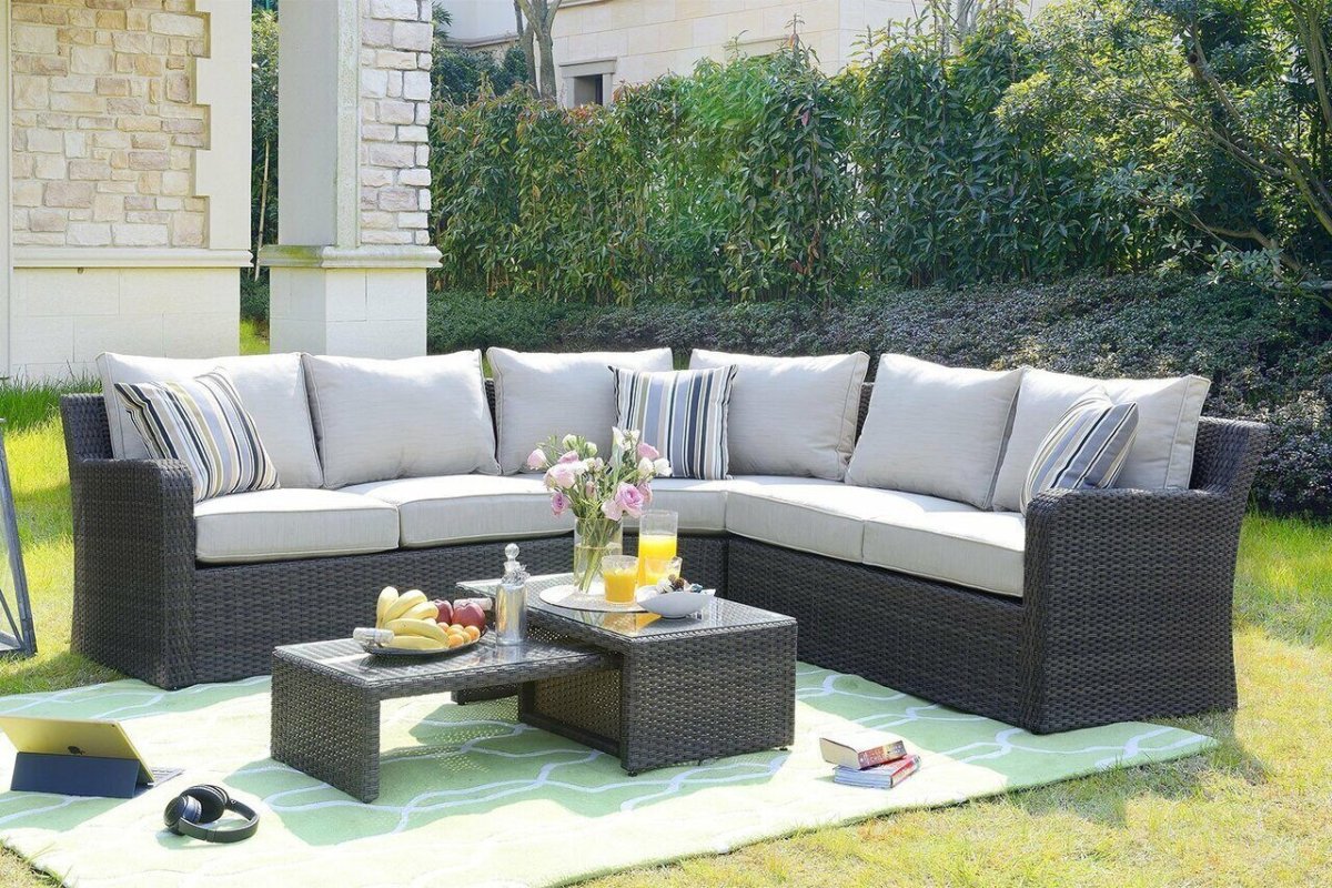 Мягкая мебель для дачи