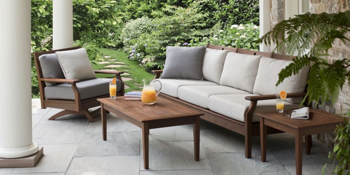 Мягкая мебель для террасы из дерева