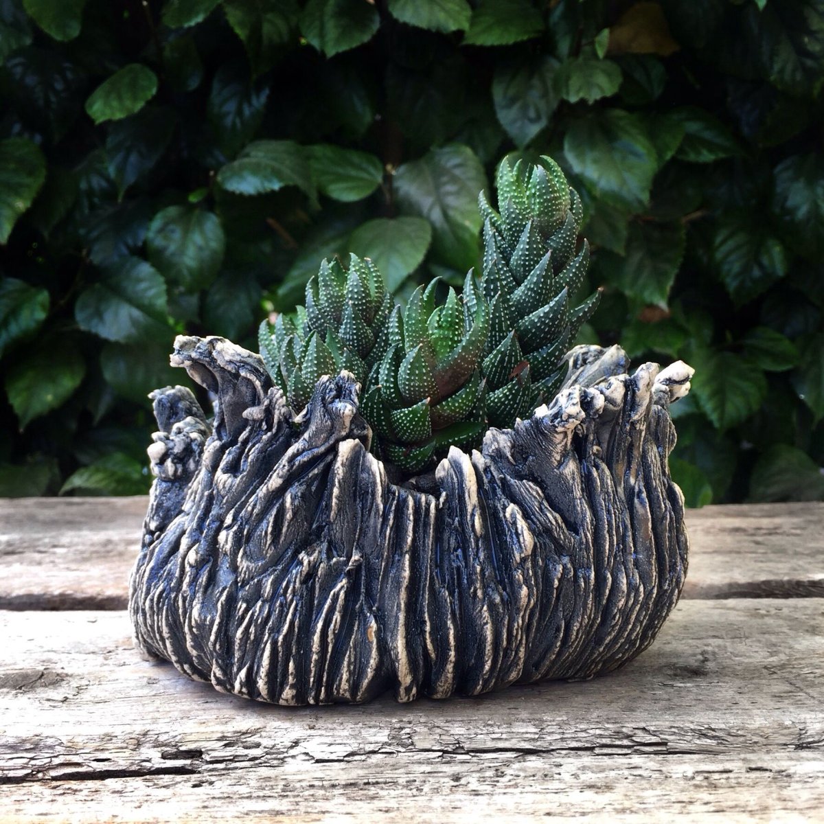 Кашпо из цемента