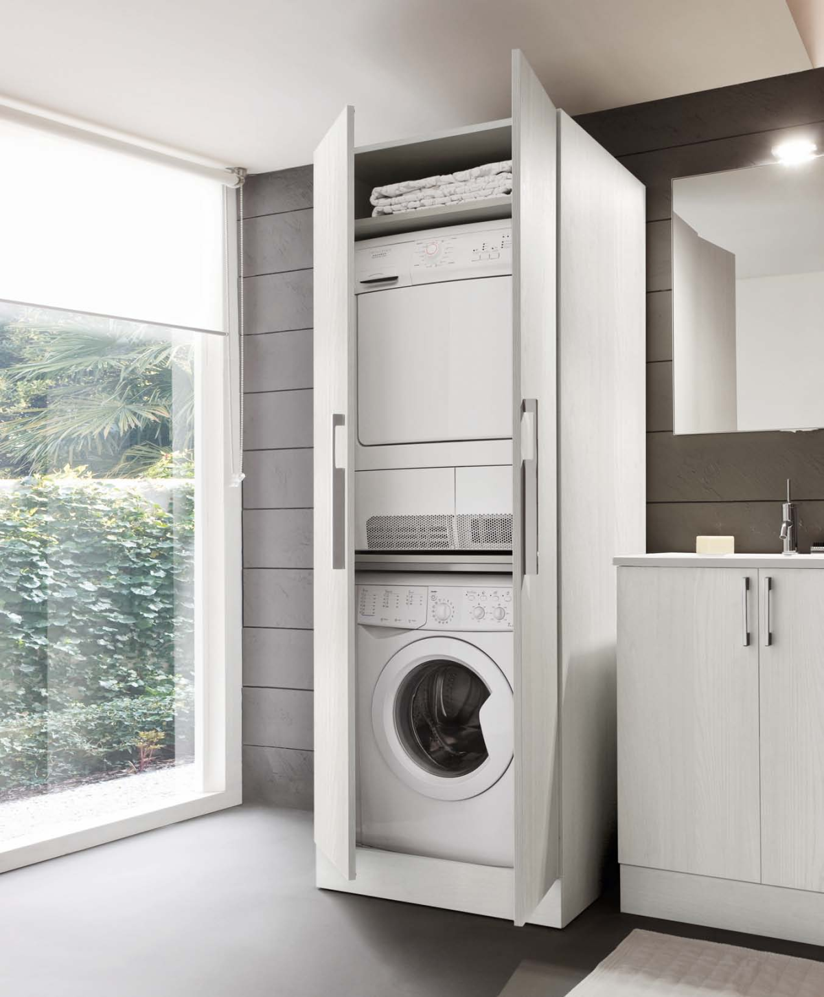 Стиральная и сушильная машина в ванной