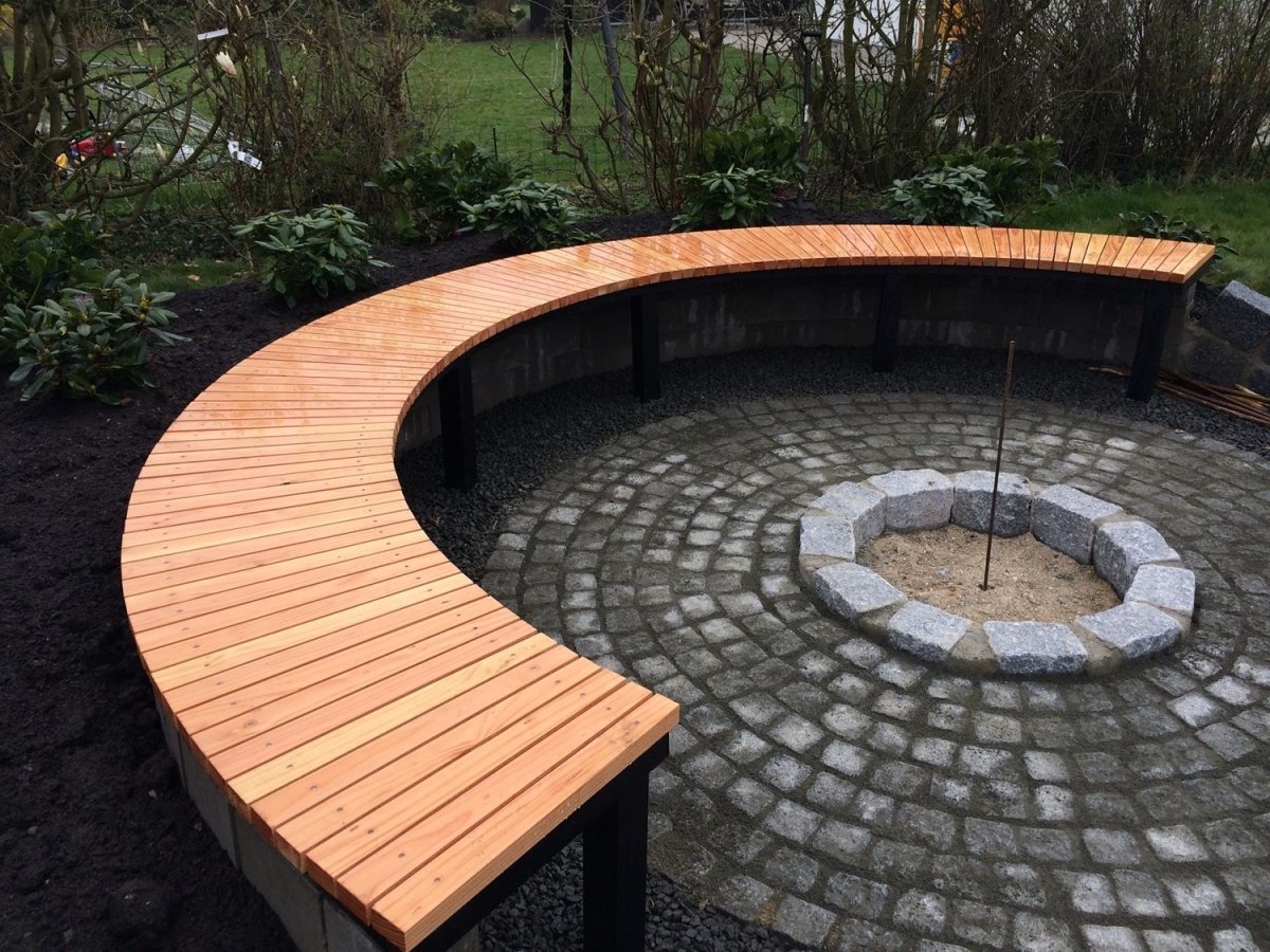 Круглая скамейка