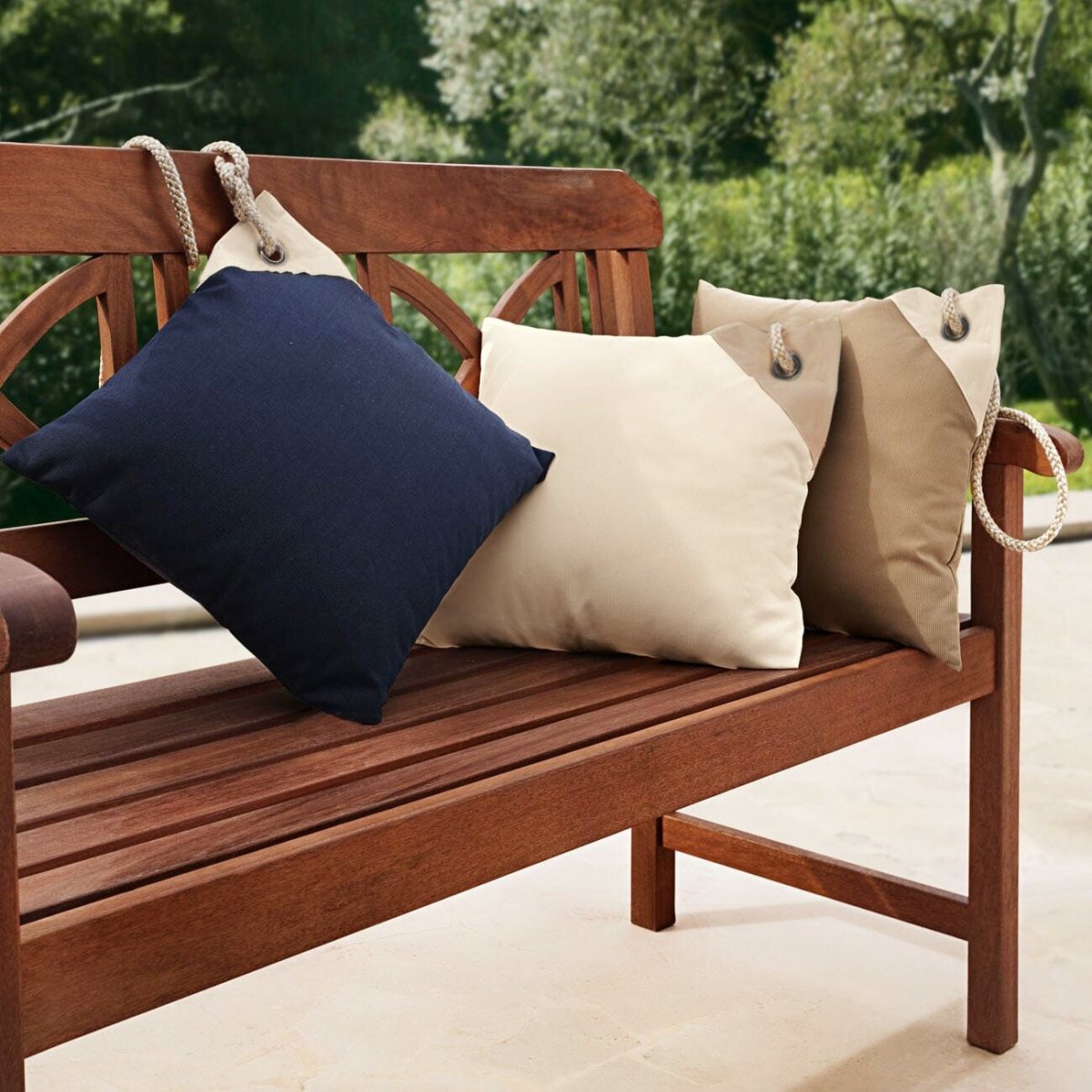 Мебель для террасы с подушками