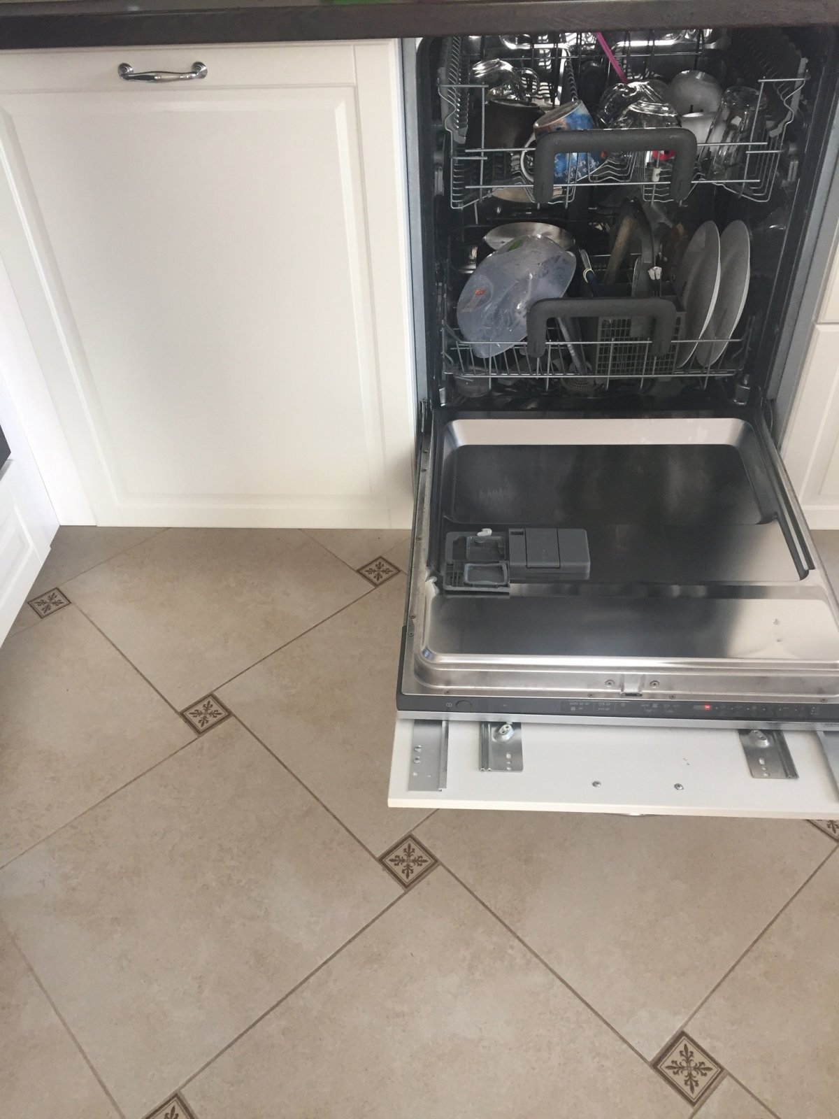 Посудомоечная машина 45 см встраиваемая Бирюса вид сзади