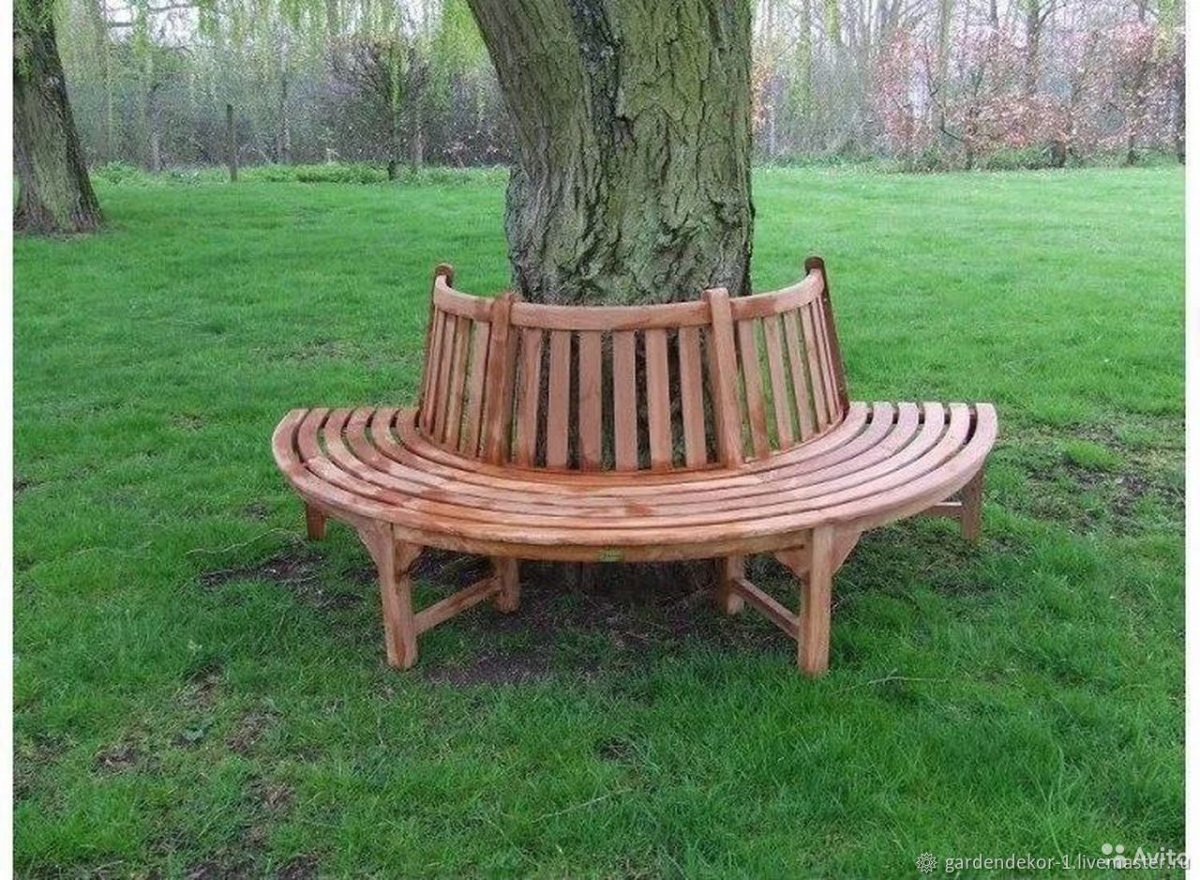 Круглая скамья вокруг дерева