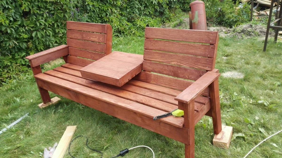 Скамейка Садовая со столиком посередине