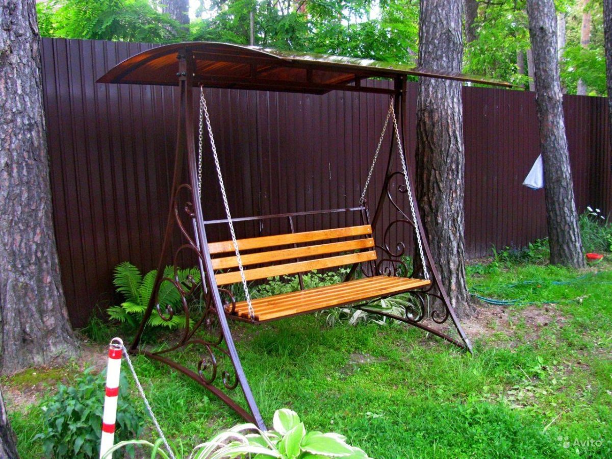 Качели из металла