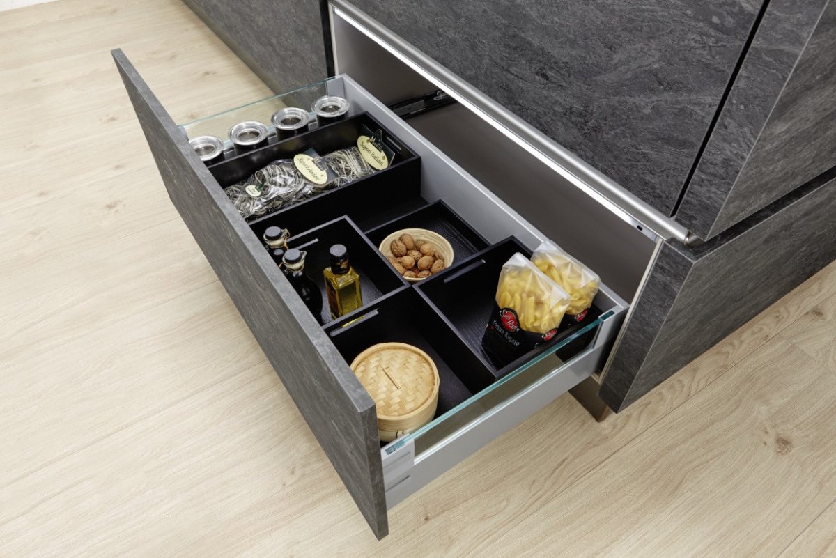 Цокольный ящик Блюм