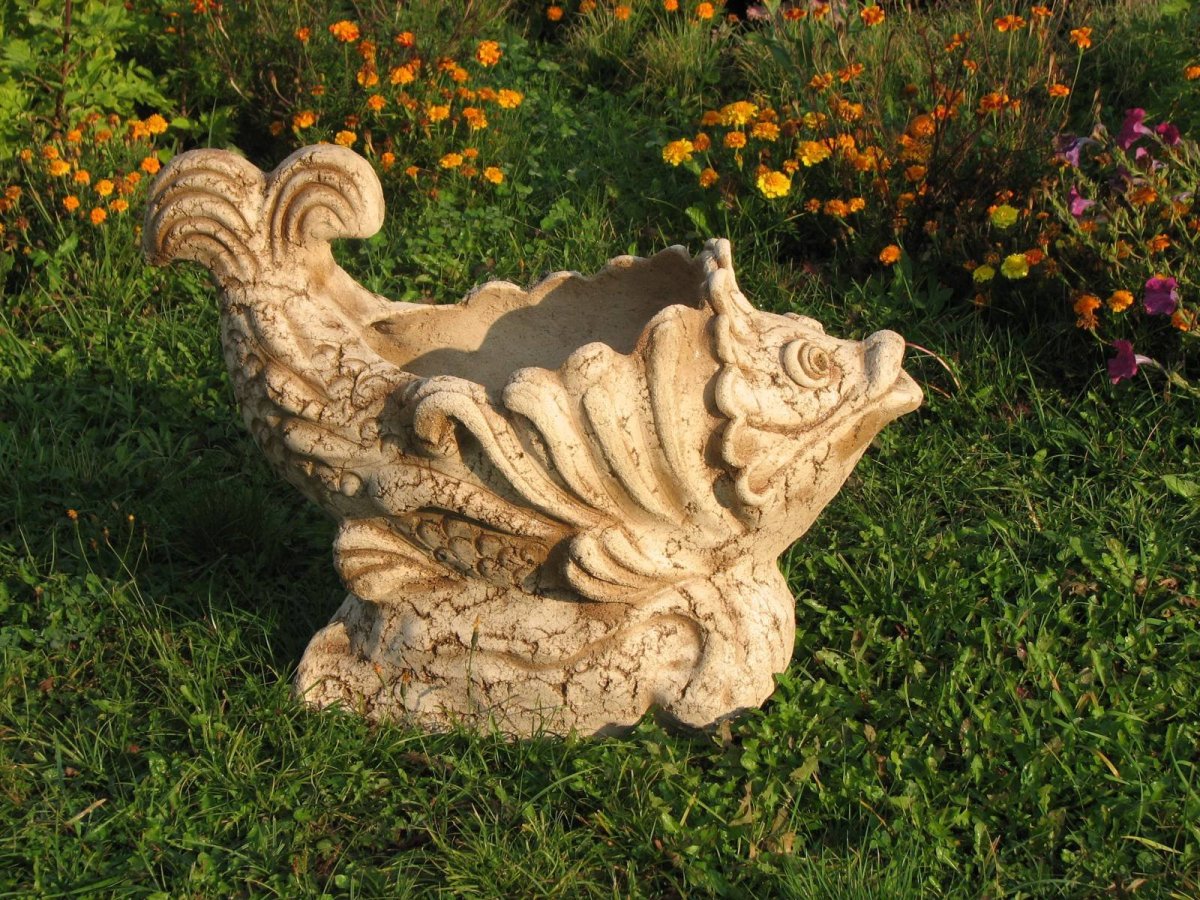 Скульптуры для сада из бетона