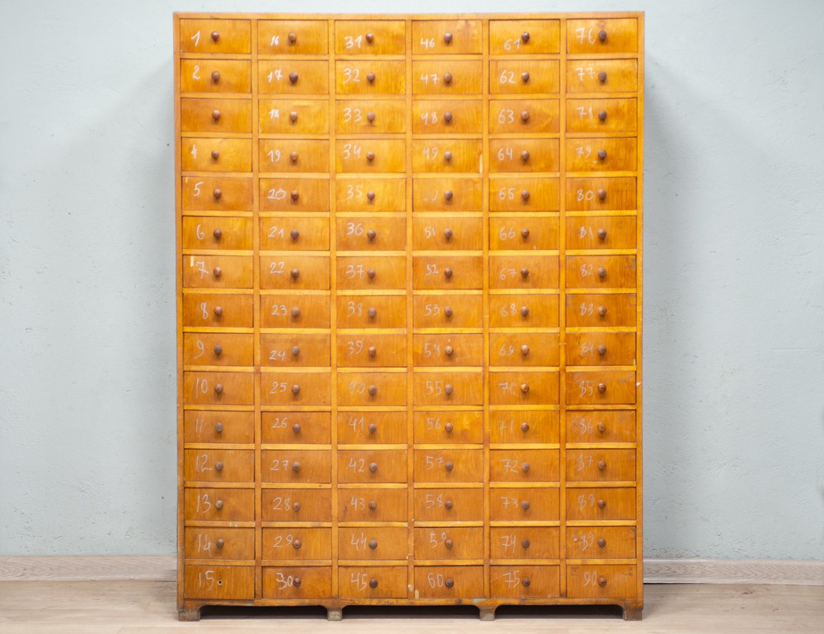 Советский картотечный шкаф