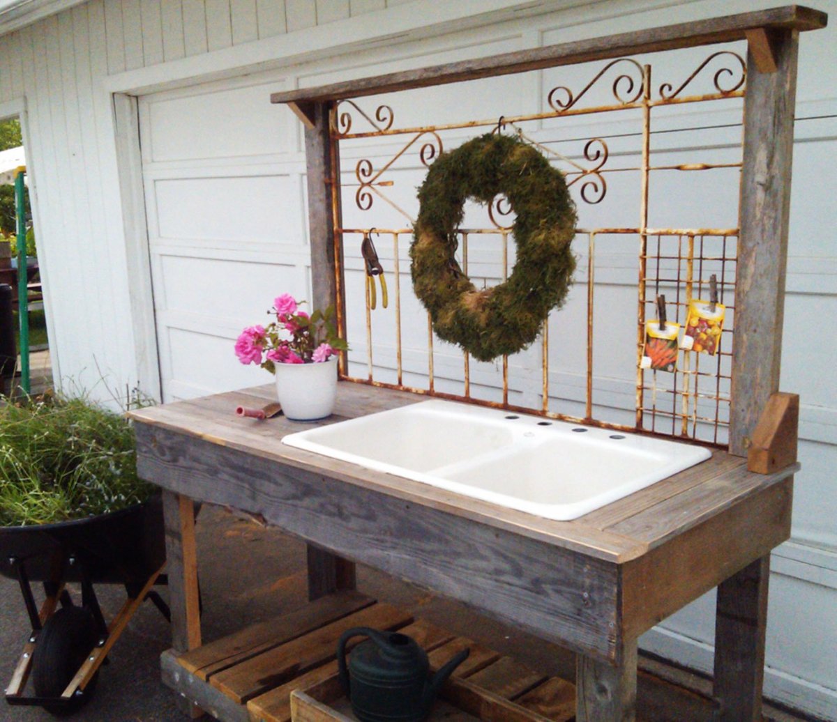 Уличная раковина для дачи