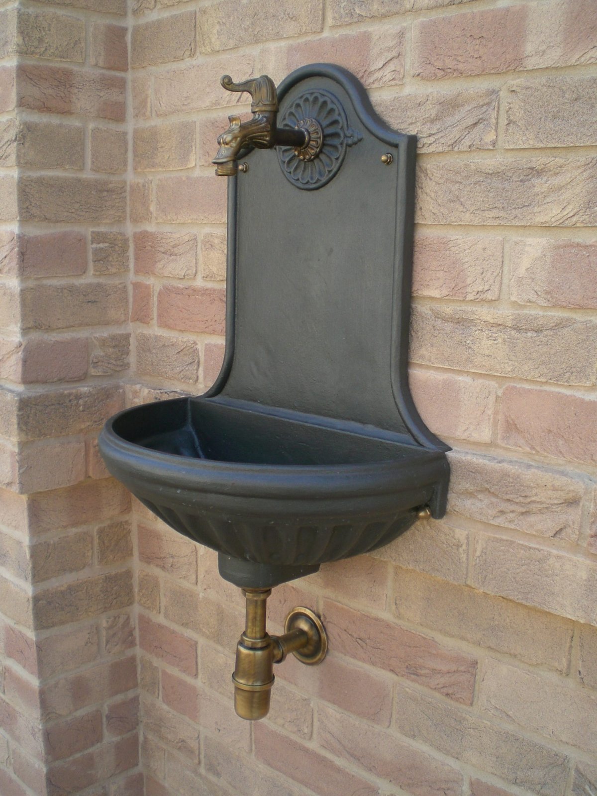 Рукомойник настенный