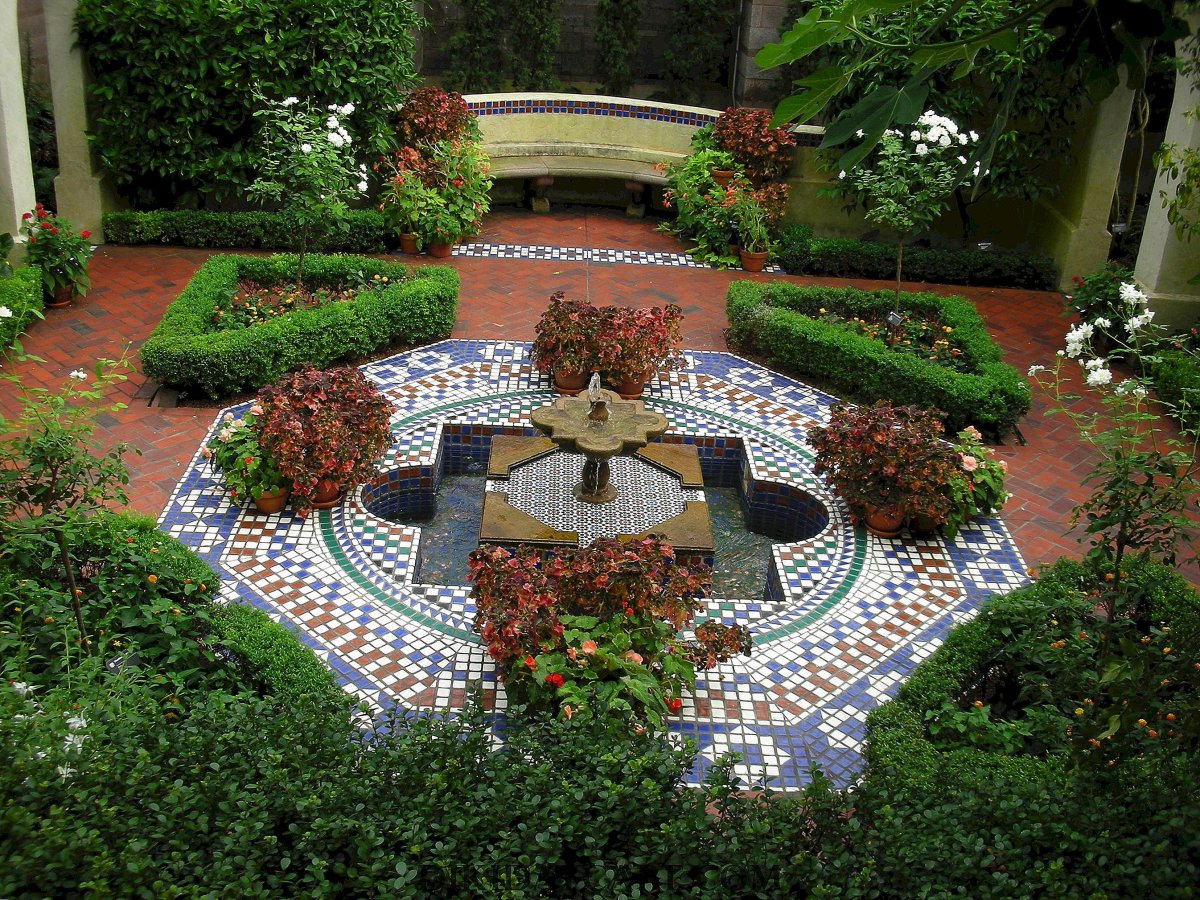 Испано мавританский стиль в ландшафтном